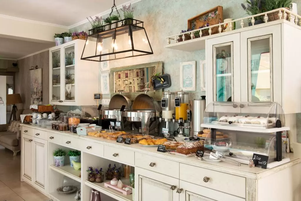 villa-anthelion-breakfast-02