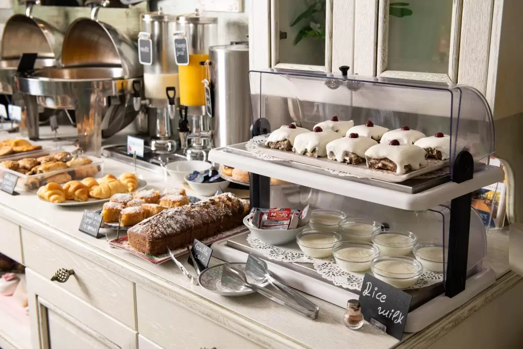 villa-anthelion-breakfast-04