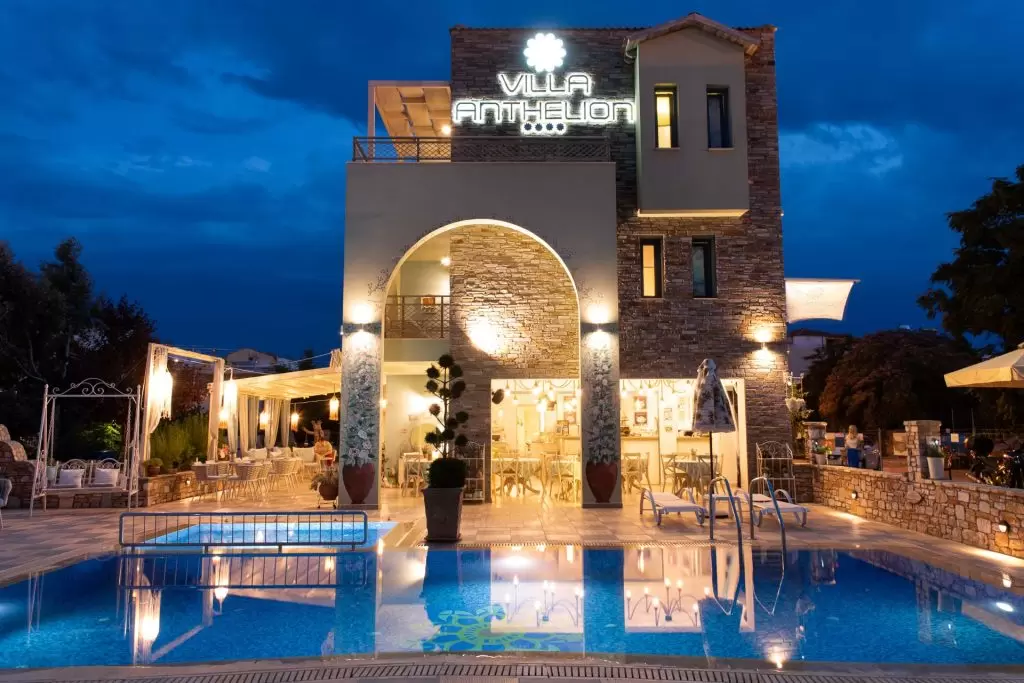 villa-anthelion-exterior-gallery-02