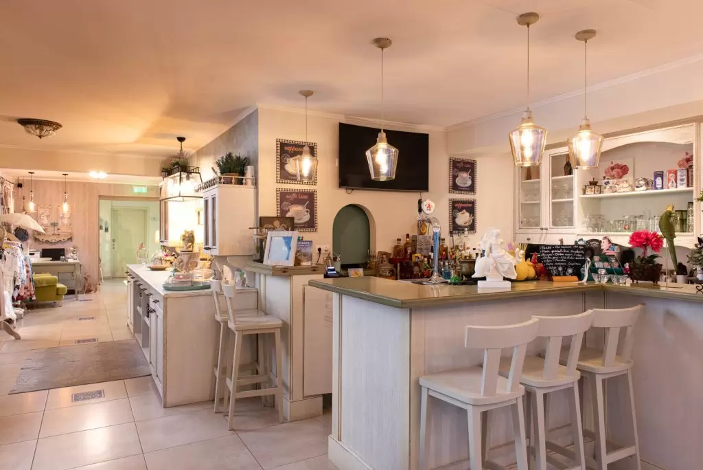 villa-anthelion-pool-bar-01