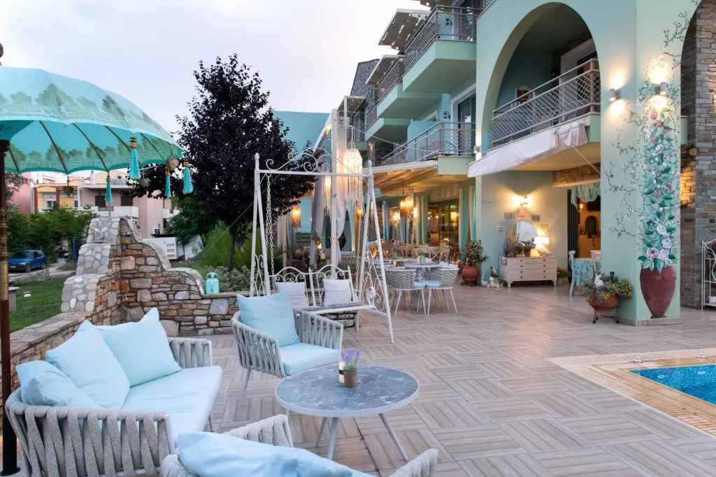 villa-anthelion-pool-bar-04