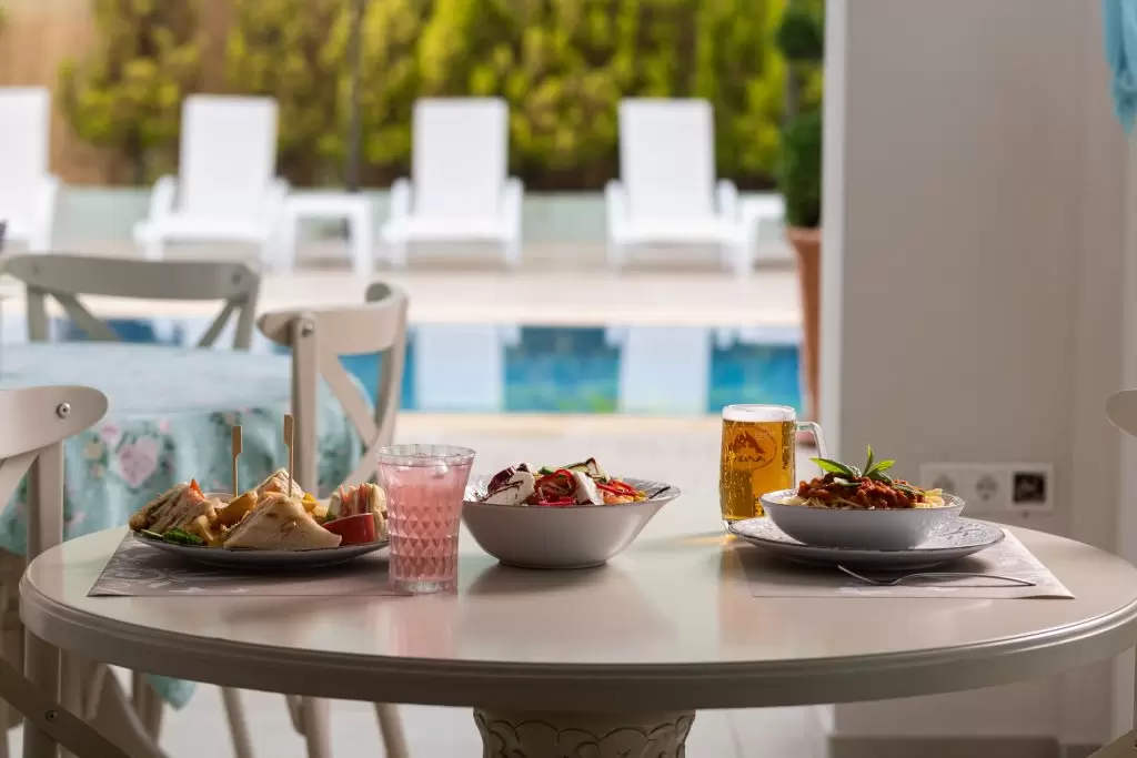 villa-anthelion-pool-bar-12